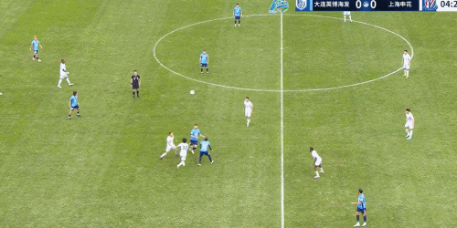 足协杯:大连英博1-0战胜申花晋级四强,黄子豪与米内罗双双染红,斯坦丘点球得分