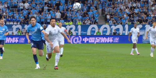 足协杯:大连英博1-0战胜申花晋级四强,黄子豪与米内罗双双染红,斯坦丘点球得分